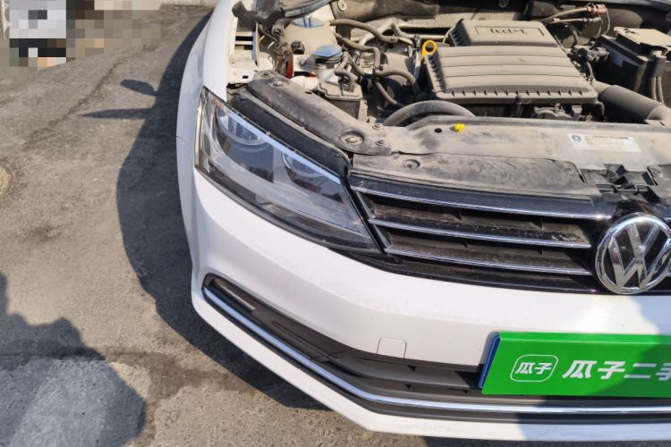 Used Volkswagen Sagitar 2018 1.6L Automatic Comfort Model Right Front Headlight