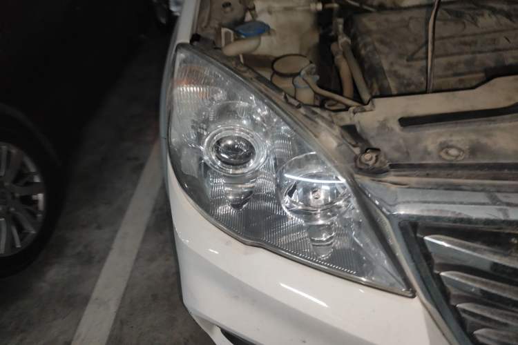 Used Haval H6 2017 Classic Edition 1.5T Manual Two-Wheel Drive Elite Model Right Front Headlight