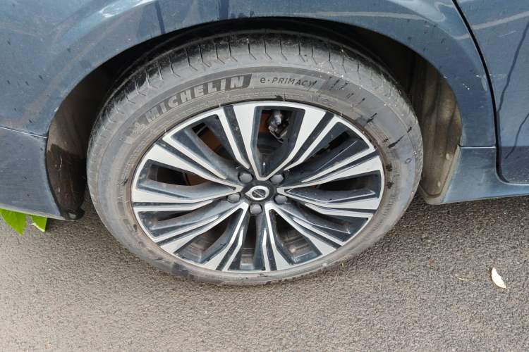 Used Volvo S60 2025 B4 Zhiyuan Luxury Edition Right Rear Wheel Hub