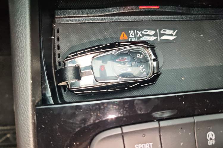 Used Buick Regal 2024 28T Luxury Edition Vehicle Key