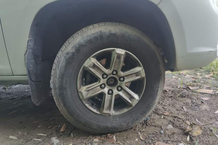 Used SAIC MAXUS T70 2019 2.0T Diesel Automatic Two-Wheel Drive Comfort Edition Standard Box with High Chassis