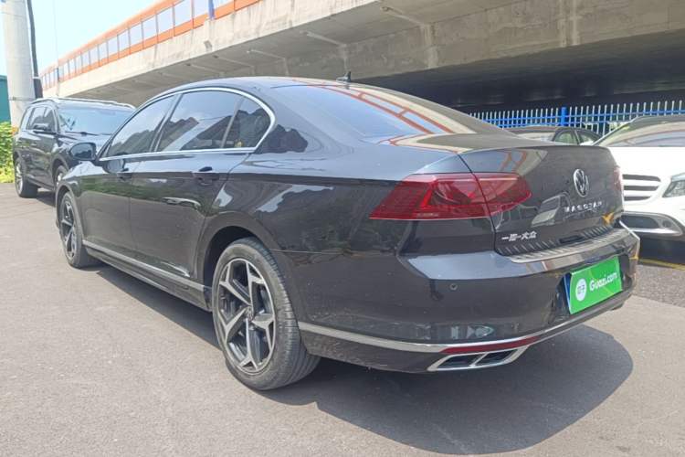 Used Volkswagen Magotan 2023 2 Million Units Limited Edition 330TSI DSG Leading Version