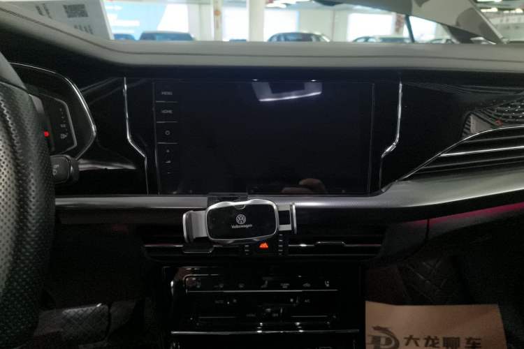 Used Volkswagen Passat 2023 330TSI Luxury Edition
