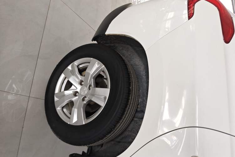 Used Peugeot 2008 2015 1.6L Automatic Playcool Edition Right Rear Wheel Hub