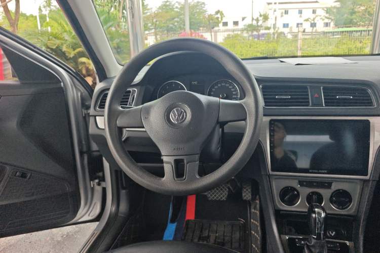 Used Volkswagen Lavida 2013 Revised Version 1.4 TSI DSG Comfort Edition Steering Wheel