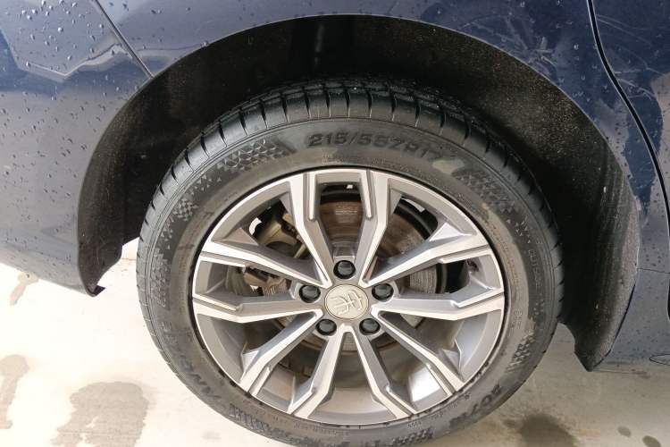 Used BYD Song MAX 2019 1.5T Automatic Smart Connect Ruiyi Sunroof Model 7 Seats China VI Standard Right Rear Wheel Hub