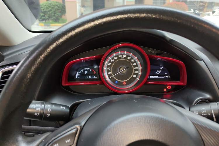 Used Mazda 3 Axela 2016 Sedan 1.5L Automatic Luxury Model