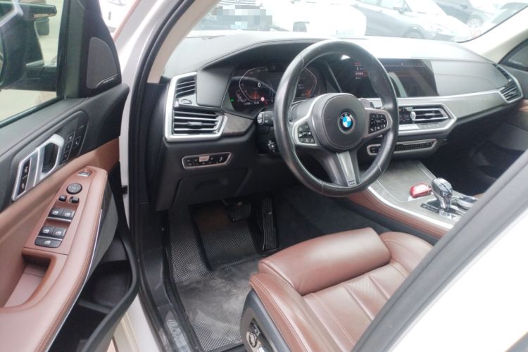 Used BMW X5 2019 xDrive40i Luxury Model with M Sport Package Driver Seat