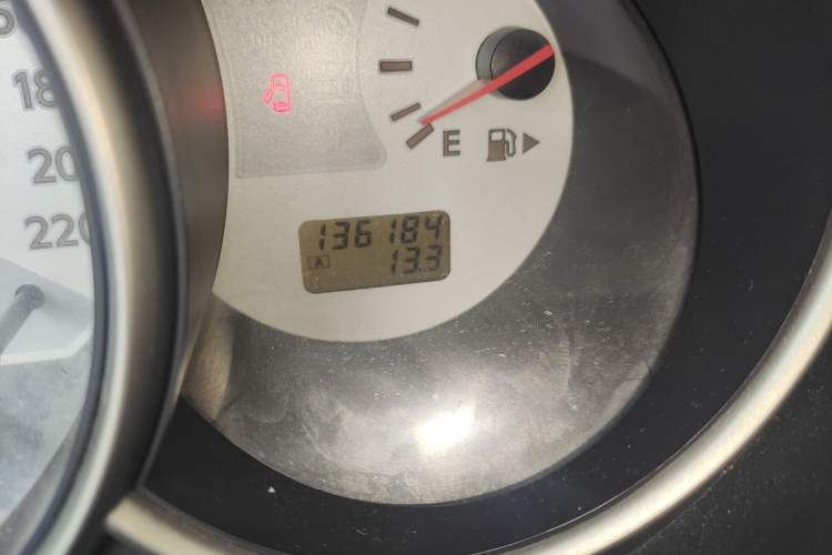 Used Nissan Livina 2010 Jingyue Edition 1.6L Manual All-Around Model