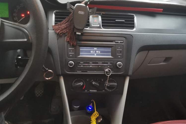 Used Skoda Rapid 2015 1.4L Manual Smart Selection Model Audio And AC Panel