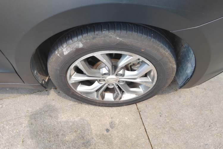 Used Geely Auto Emgrand GT 2016 1.8T Zunya Model Right Front Wheel Hub