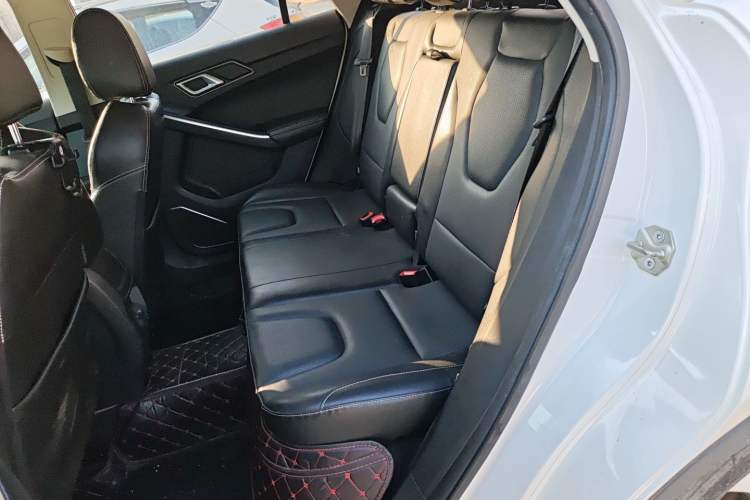 Used JMC Yusheng S330 2016 1.5L GTDi Automatic Two-Wheel Drive Prestige Edition
