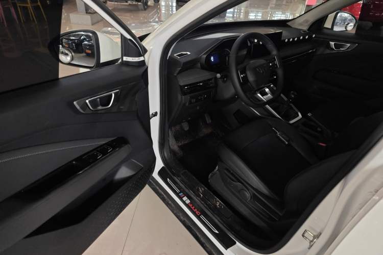 Used Wuling Alvez 2022 1.5L Manual Comfort Version Driver Seat