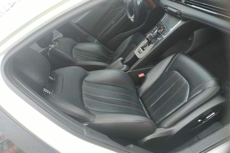 Used GAC Trumpchi EMPOW 2021 270T DCT J16 Version Right Front Seat