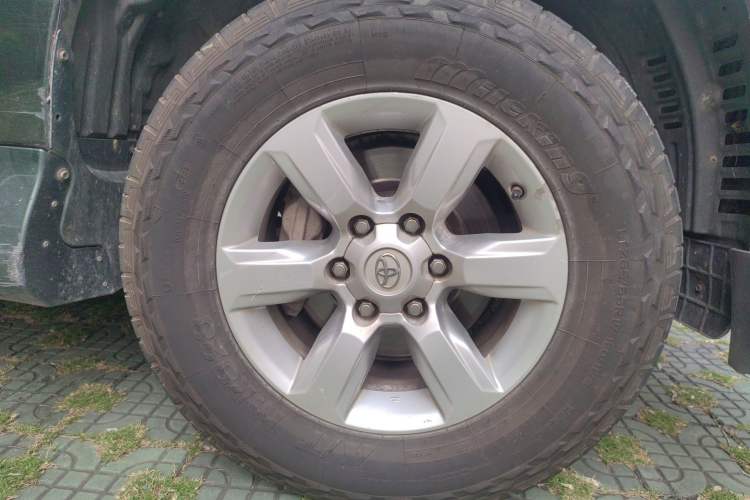 Used Toyota Prado 2015 2.7L TXL Middle East Version Right Front Wheel Hub