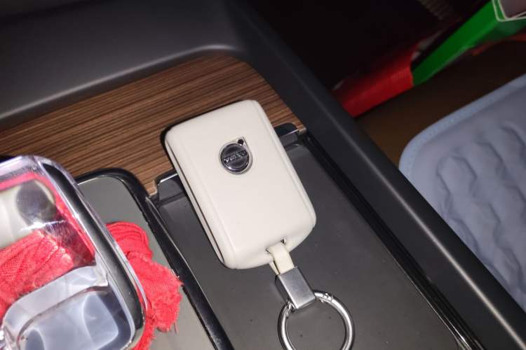 Used Volvo XC60 2024 B5 4x4 Smart Luxury Edition