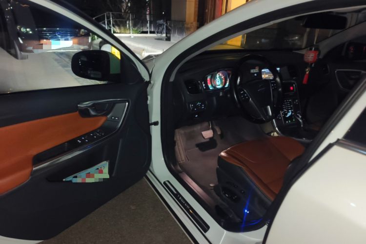 Used Volvo V60 2014 Restyled T5 Zhiya Edition