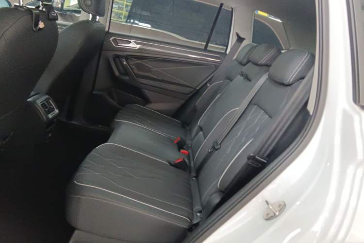 Used Volkswagen Tiguan L 2023 330TSI Automatic Two-Wheel Drive R-Line Enjoyment Edition