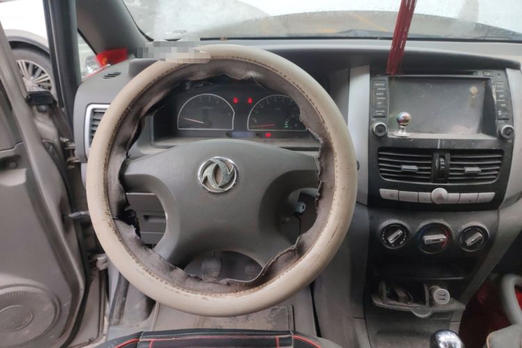 Used Dongfeng Shuaike 2013 Revised Version 1.5L Manual Comfort Trim 7 Seats China IV Standard Steering Wheel