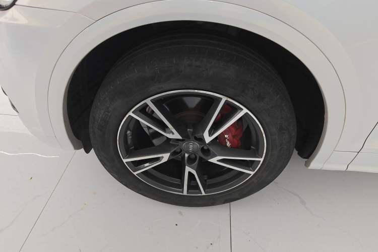 Used Audi Q5L 2018 45 TFSI Prestige Fashion Edition China V Emission Standard Left Front Wheel Hub