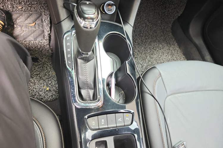 Used Chevrolet Cruze 2017 1.4T Hatchback Dual-Clutch Lingfeng Edition Gear Lever