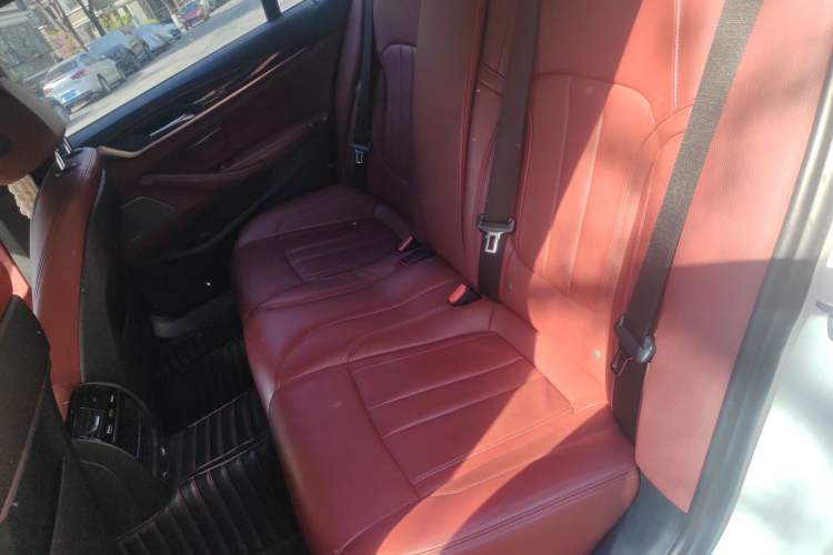 Used BMW 5 Series 2019 Facelifted 530Li Leading Edition M Sport Package Left Rear Seat