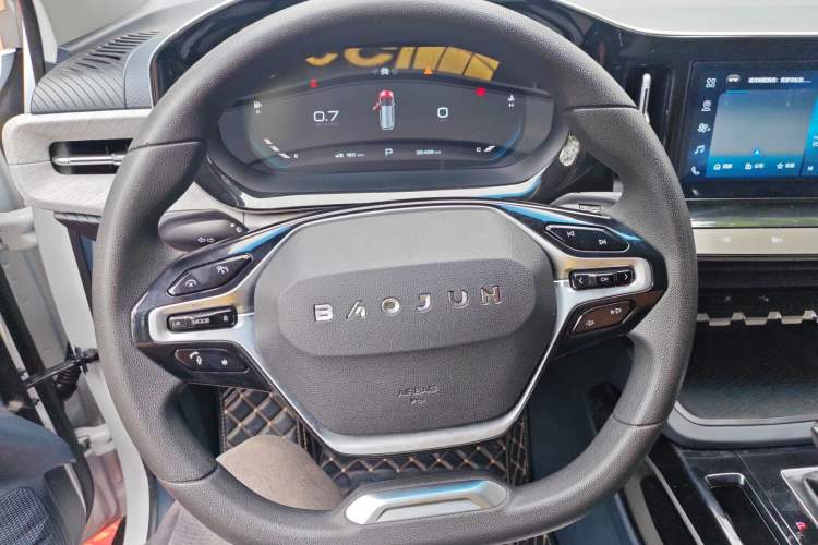 Used Baojun RM-5 2019 1.5T CVT 24-Hour Online Luxury Version 7 Seats Steering Wheel