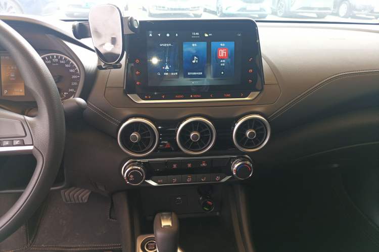 Used Nissan Sylphy 2026 Model 1.6L CVT Genuine Edition Audio And AC Panel