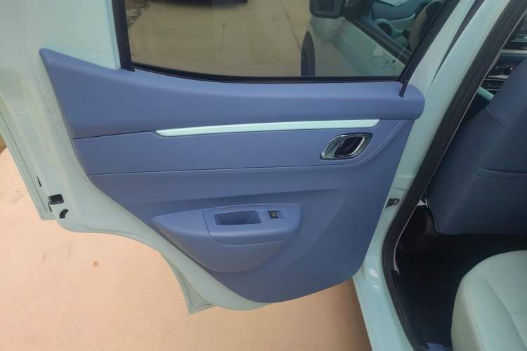 Used Dongfeng NAMMI BOX 2022 Revised Light Wind Edition 201 km Standard Version