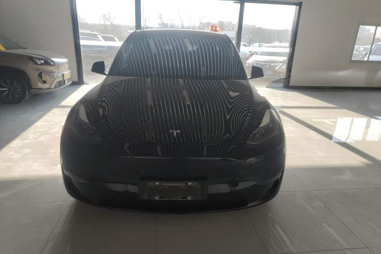 Used Tesla Model Y 2022 Long-Range All-Wheel-Drive Version