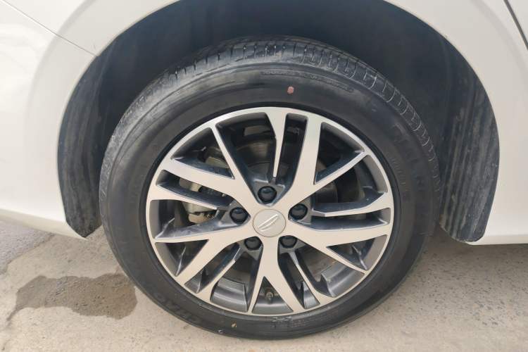 Used Geely Auto Emgrand 2023 4th Generation Champion Edition 1.5L CVT Luxury Model Right Rear Wheel Hub