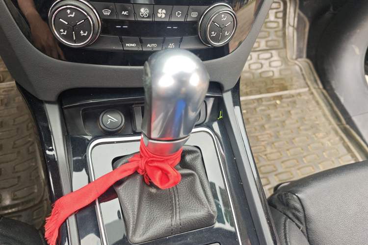 Used Peugeot 508 2012 2.0L Automatic Sunroof Classic Edition Gear Lever