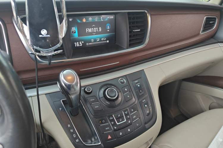 Used Buick GL8 2017 25S Prestige Version China V Standard Audio And AC Panel