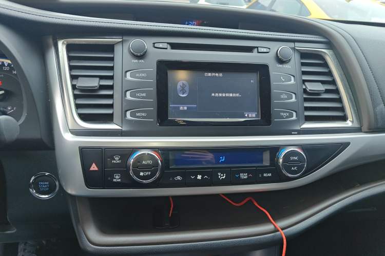 Used Toyota Highlander 2015 2.0T Two-Wheel Drive Luxury Edition 7 Seats Audio And AC Panel