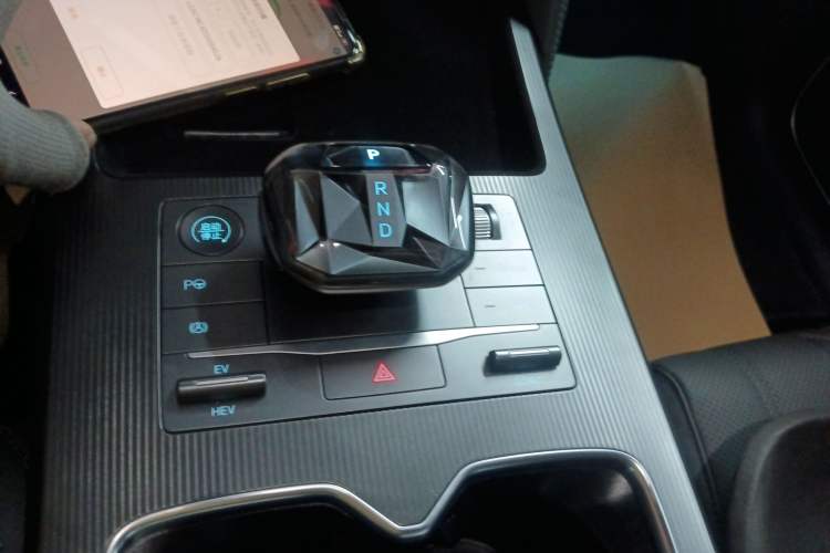 Used BYD Song L DM-i 2025 Intelligent Driving Version 160 km Beyond-Range Type Gear Lever