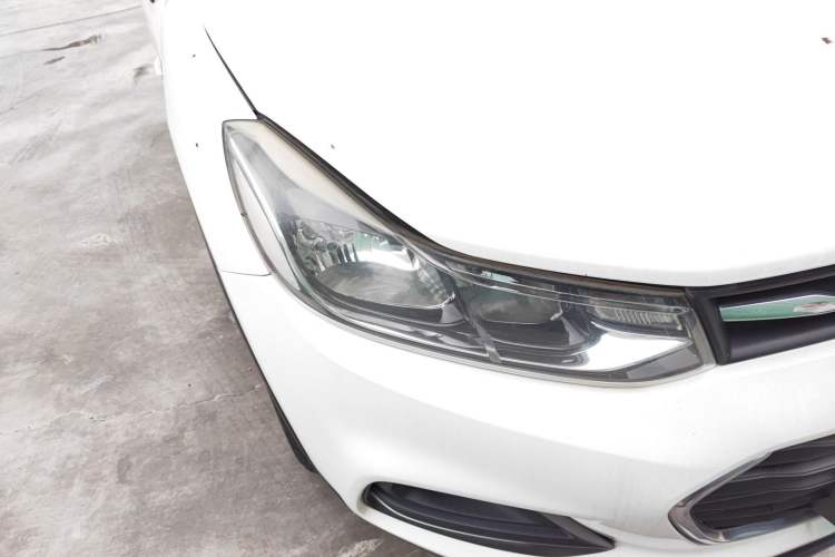 Used Chevrolet Trax 2017 1.4T Automatic Two-Wheel Drive Comfort Version Exterior 3