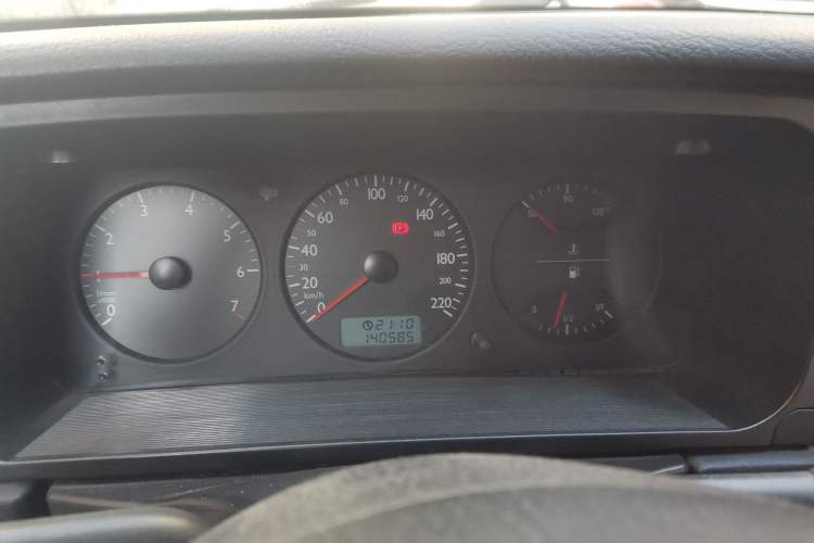 Used Volkswagen Jetta 2005 CIF Partner Instrument Cluster