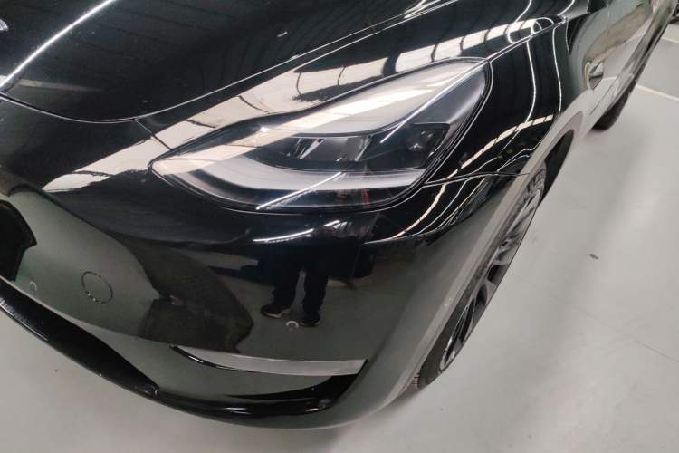 Used Tesla Model Y 2023 Long-Range All-Wheel-Drive Version
