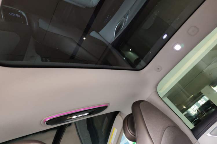 Used IM LS7 2023 100kWh Lux All-Wheel-Drive Version
