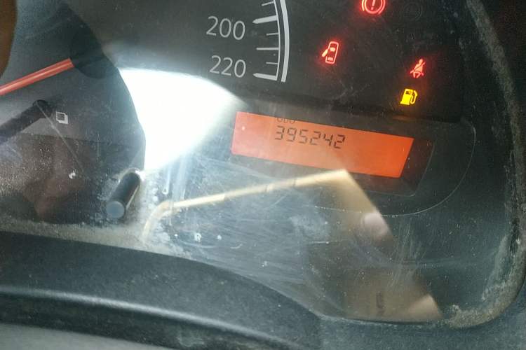 Used Nissan Sunny 2014 1.5XE Manual Comfort Edition Odometer Close Up