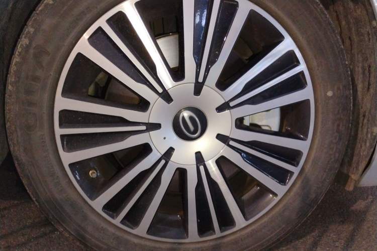Used GAC Trumpchi E8 New Energy 2024 150km MAX+ Right Front Wheel Hub