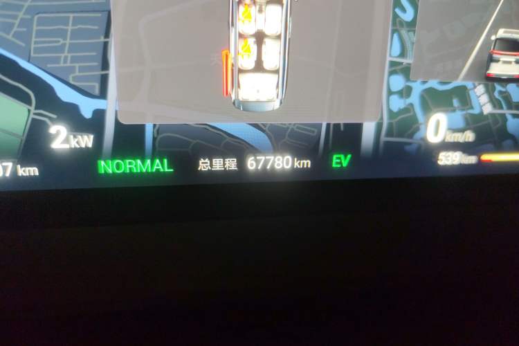 Used Denza D9 2022 DM-i 1040 Prestige Model
