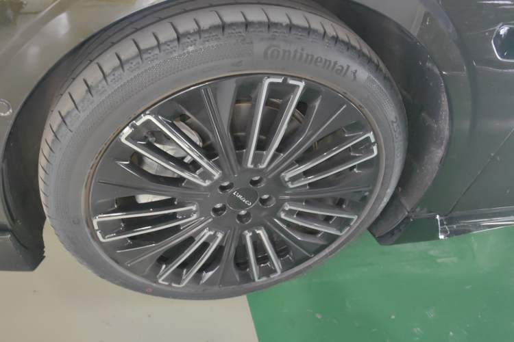 Used Lynk & Co Lynk & Co 10 EM-P 2025 Model 240 All-Wheel Drive Ultra—Sport Edition