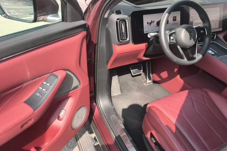 Used Hima AITO M8 2025 Extended-Range Ultra Version 53.4 kWh 5-Seater Edition Driver Seat