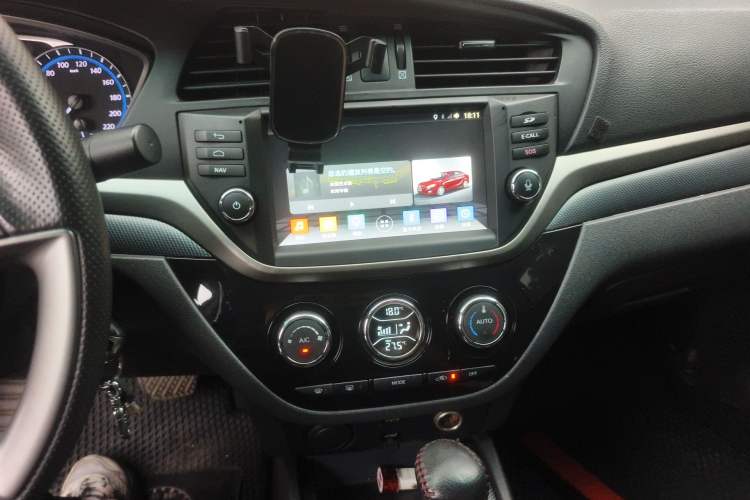 Used Haima M6 2015 1.5T CVT Sporty Smart Model Audio And AC Panel