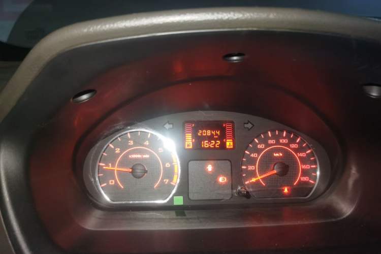 Used Wuling Rongguang S 2021 1.2L Standard Version with Power Steering 5-Seater LSI
