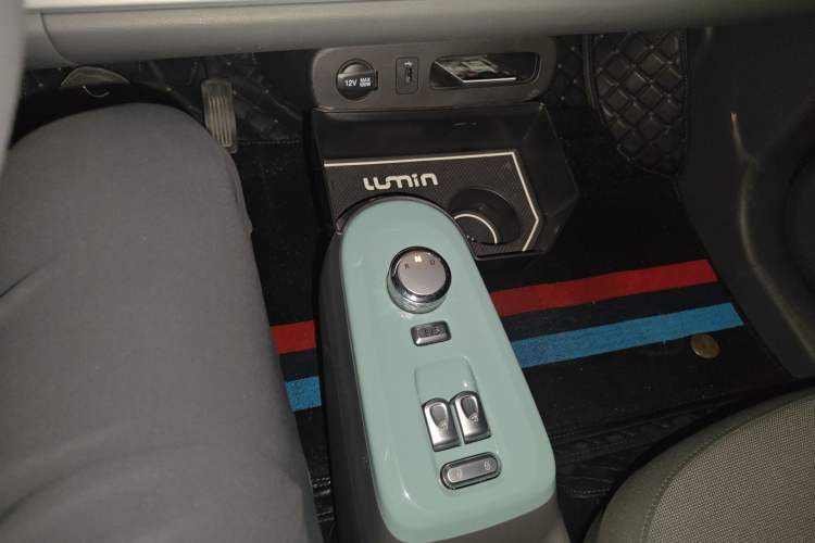 Used CHANGAN NEVO Lumin 2022 210km Sweet Edition Gear Lever