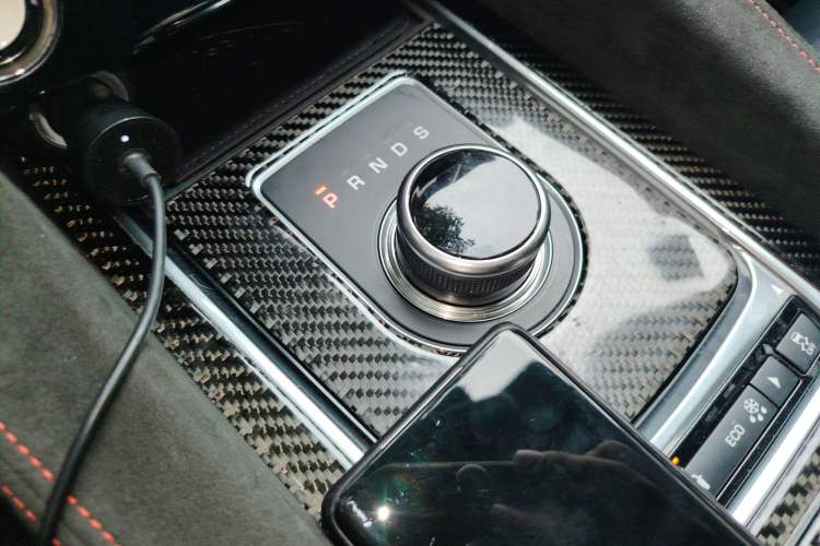 Used Jaguar F-PACE 2018 2.0T All-Wheel Drive R-Sport Sport Edition Gear Lever