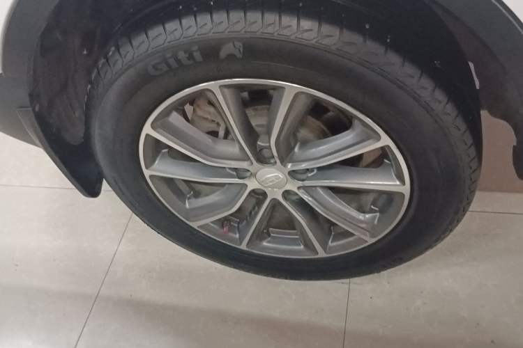 Used Geely Auto Emgrand X7 Sport 2018 1.8TD Automatic Two-Wheel Drive Smart Connect 4G Internet Edition
