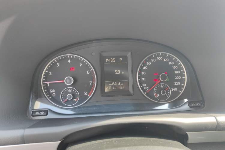 Used Volkswagen Touran 2015 1.4T DSG Comfort Edition 5 Seats